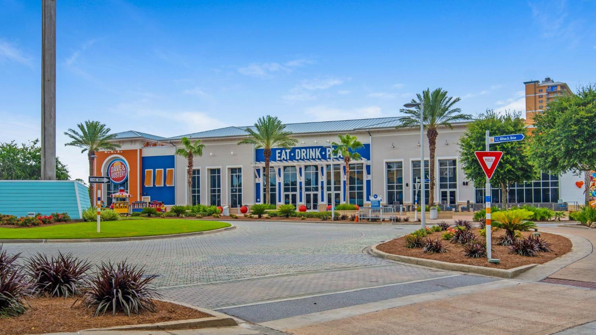 Laketown 1730 Gorgeous 2 Bd Bunks, Gulf Views, Amenities Panama City Beach